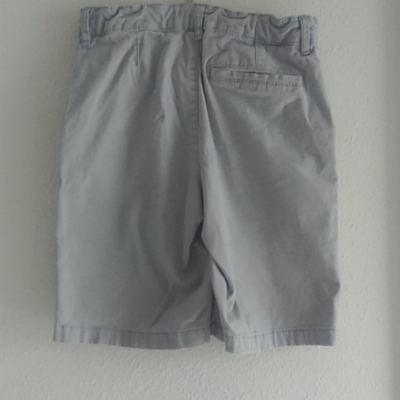 Old Navy Grey Boy's Shorts Size 10. - Picture 2 of 8